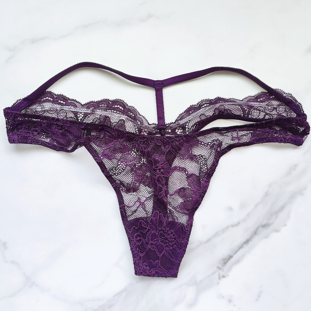 NWT VICTORIA'S SECRET VERY SEXY SHINE STRAP Y CUT-OUT BACK LACE THONG PANTY IN G